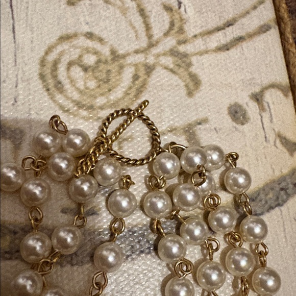 Beautiful Magdalena Pearl 4mm Pearl Cream Necklace! Like New - Picture 5 of 9